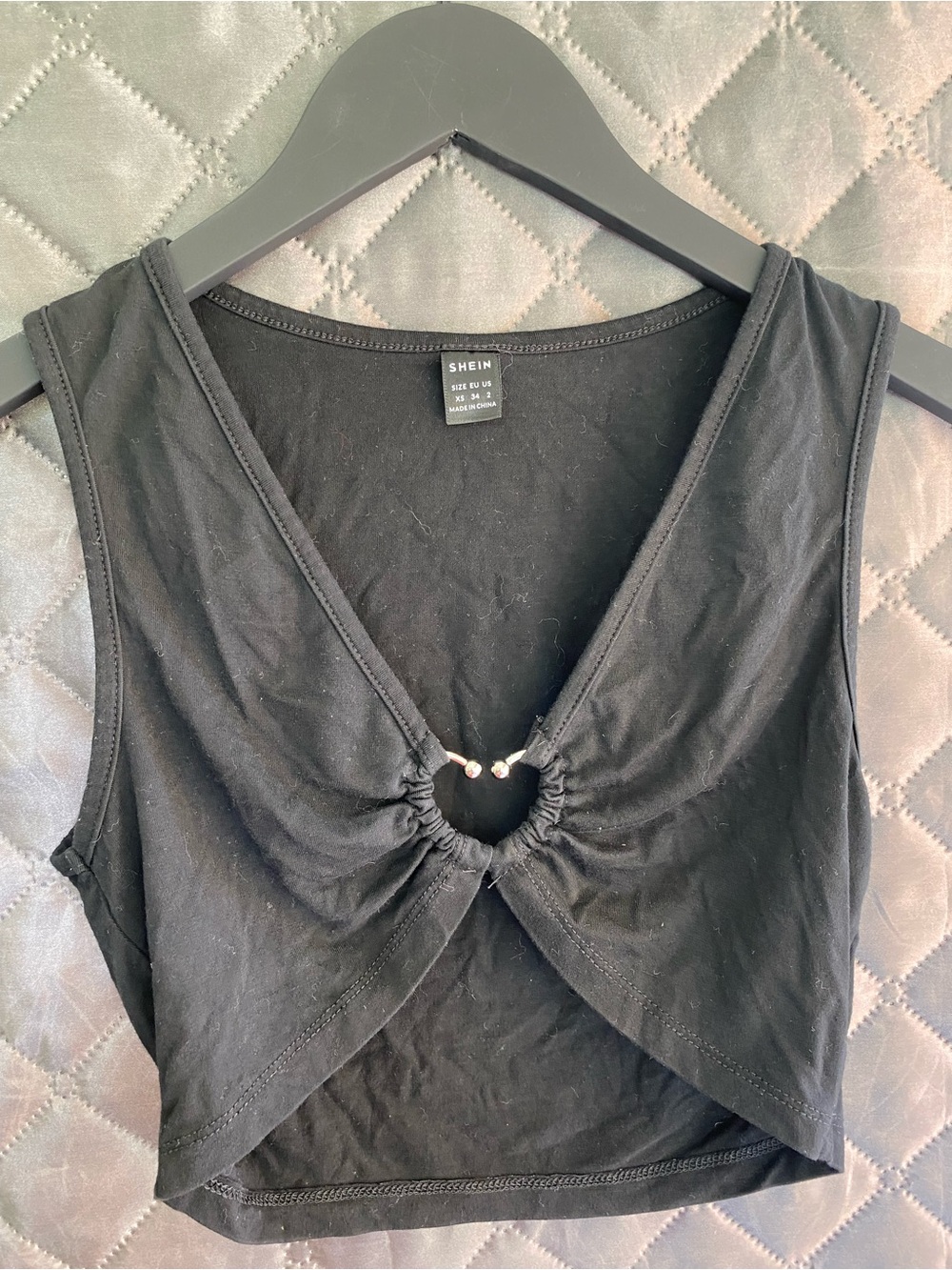 SHEIN Black Sleeveless heart -Front Crop Top XS